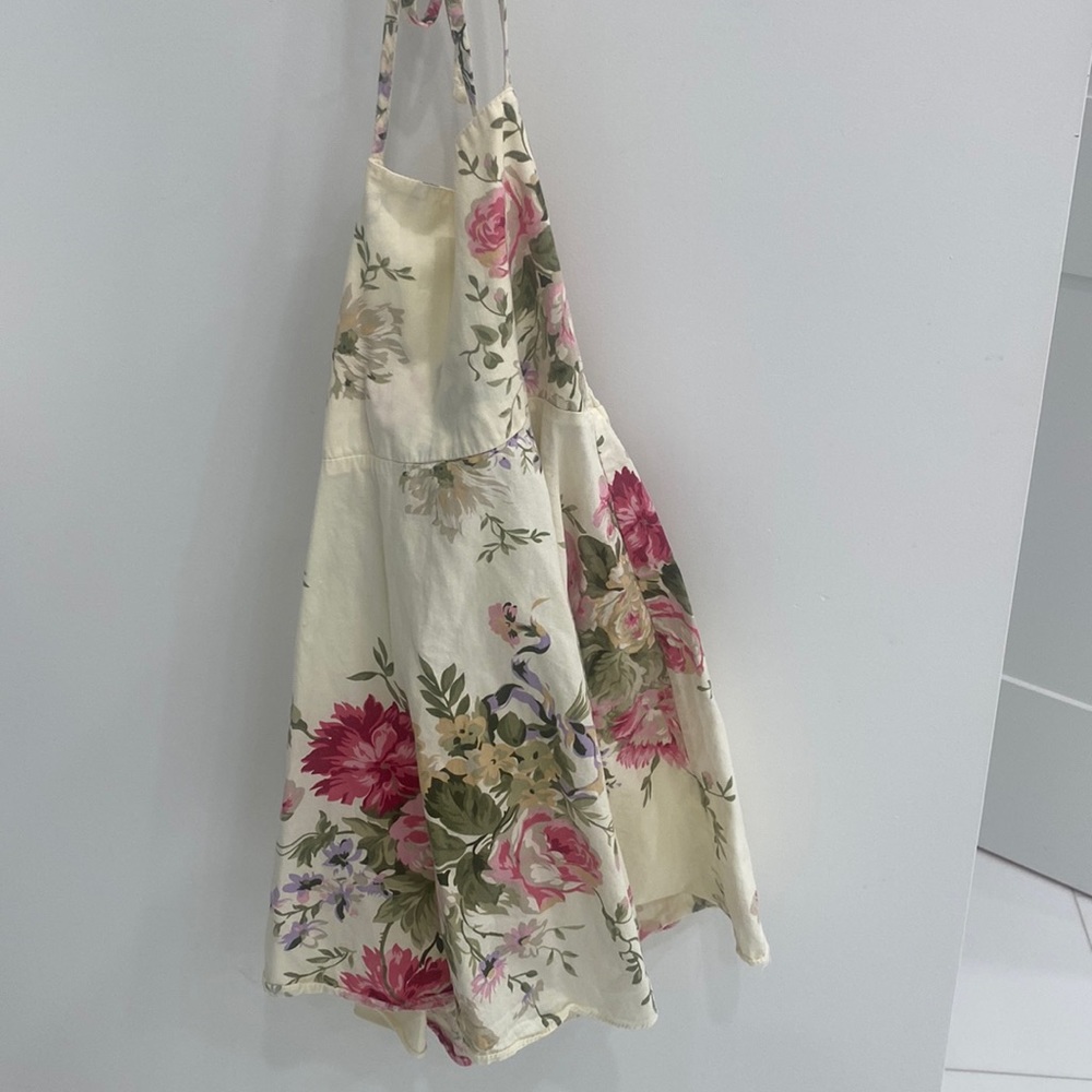 Gorgeous girlie dress for Spring & Summer! Creamy white background with florals